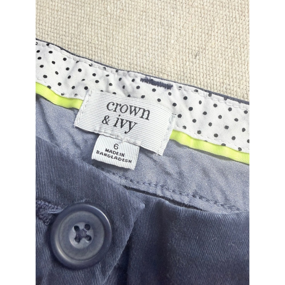 Crown & Ivy Navy Blue Chino Shorts Womens Size 6 Stretch Cotton 5 Inch Inseam - Picture 2 of 4